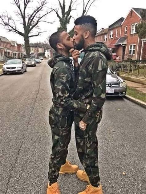 Free Black Gay Men Kissing Videos